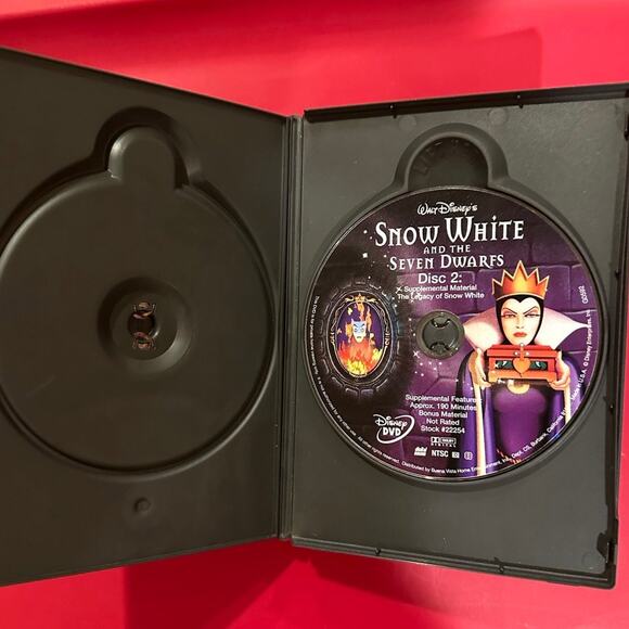 Walt Disney's Snow White and the Seven Dwarfs DVD - Picture 4 of 4